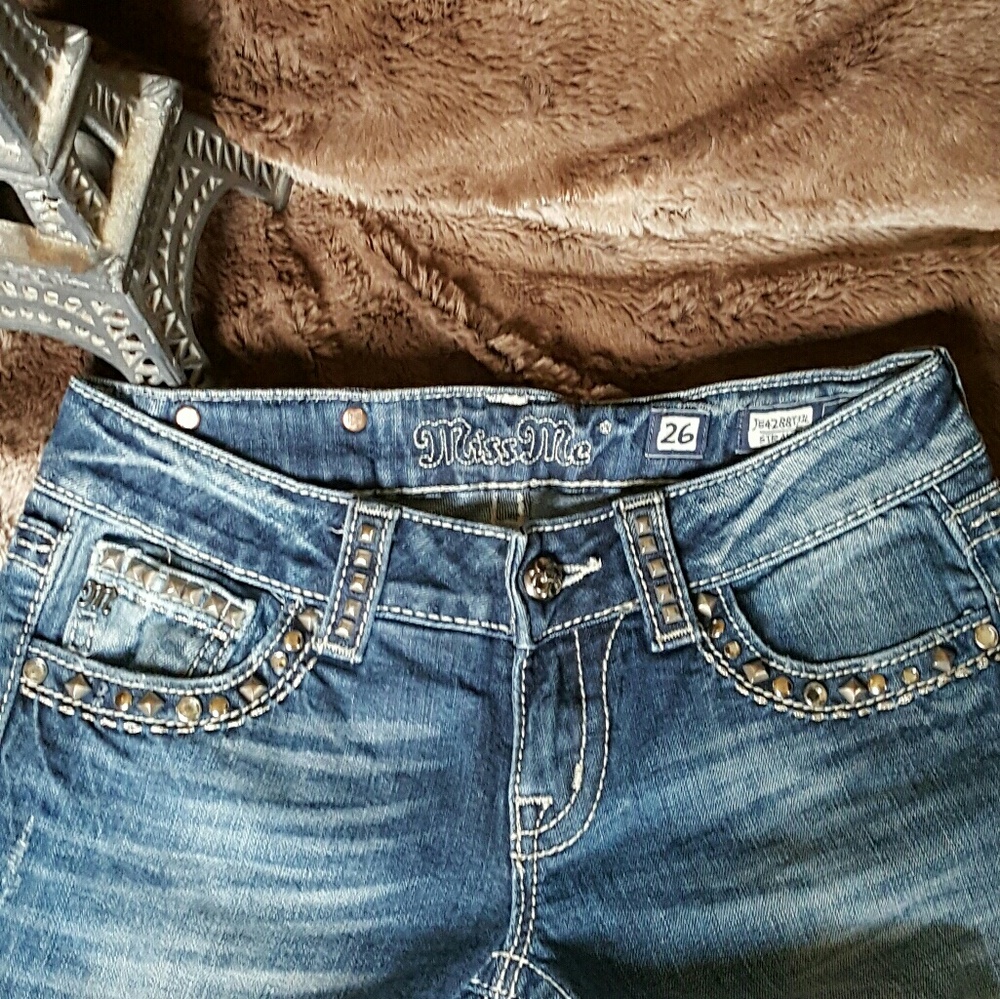 Miss Me 26 Rodeo Cowgirl ankle jeans studs and rhinestones 26
